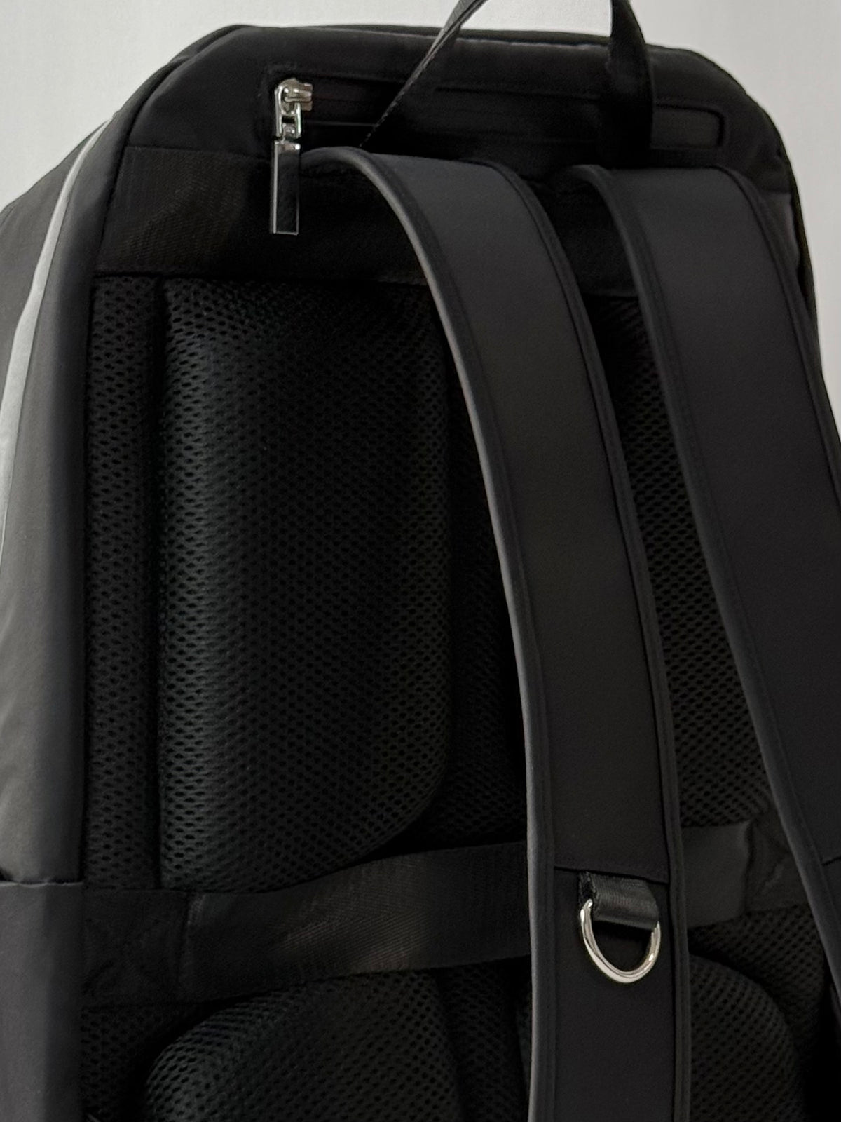 QUNOVAH® Lumos Laptop Backpack (Serene Black)
