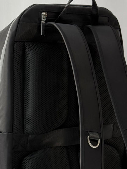QUNOVAH® Lumos Laptop Backpack (Serene Black)