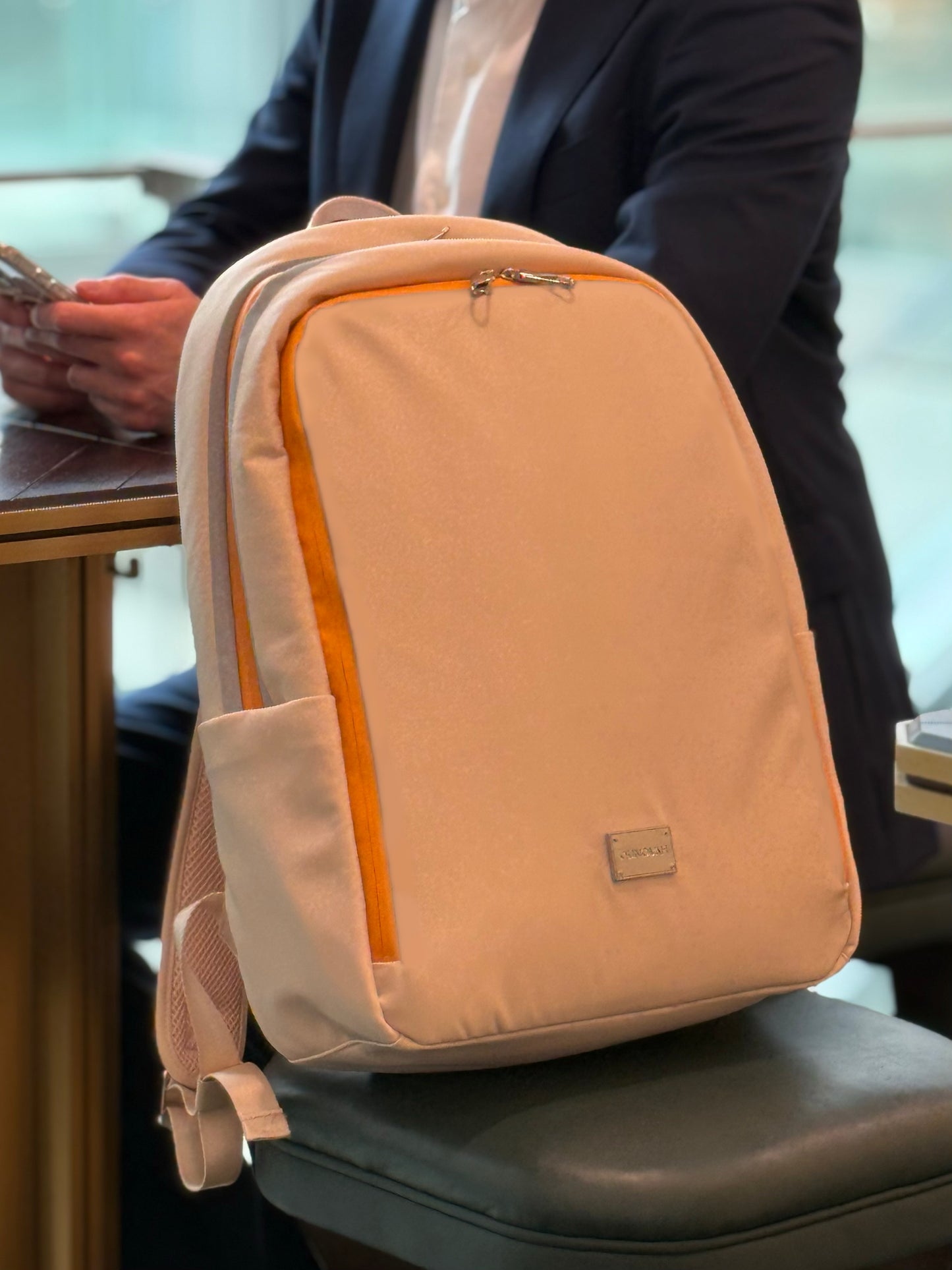 QUNOVAH Lumos Backpack Lifestyle Cafe